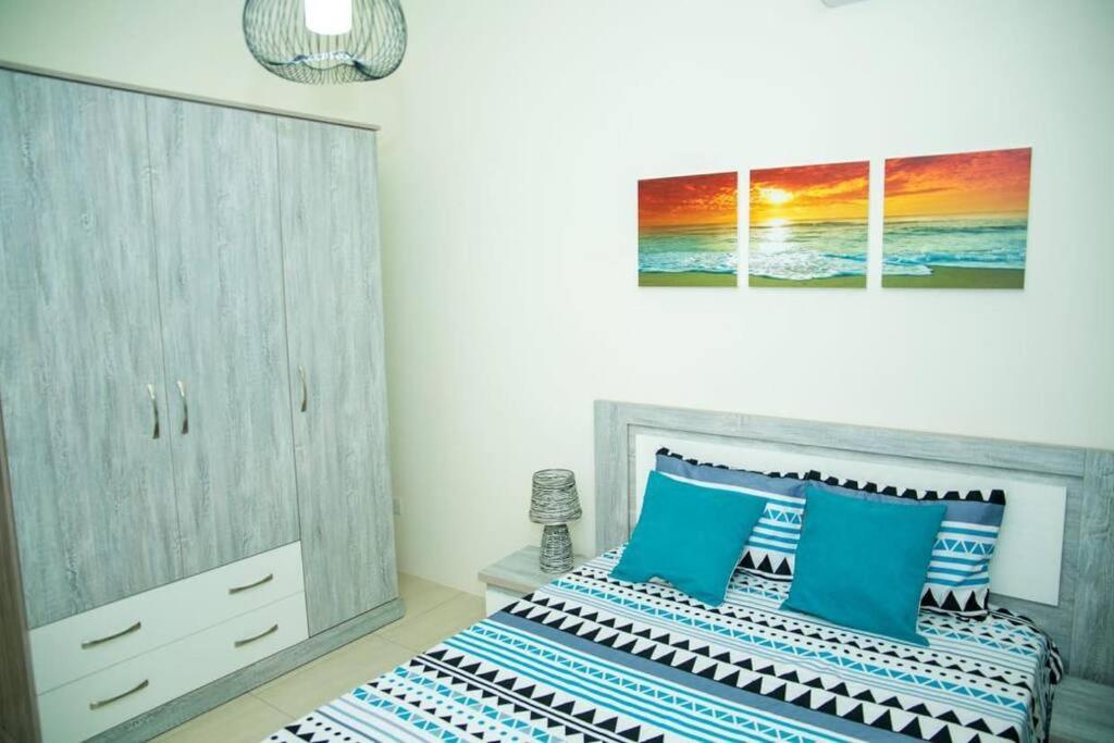Entire Luxury 3 Bedroom Condo For Rent - Flic-En-Flac - Close To Beach Экстерьер фото