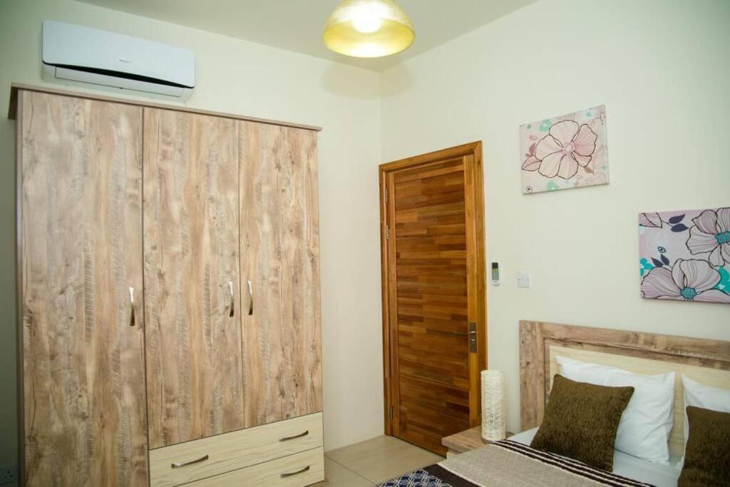 Entire Luxury 3 Bedroom Condo For Rent - Flic-En-Flac - Close To Beach Экстерьер фото